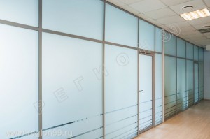 перегородки с двойным остеклением тонировка матовые полосы